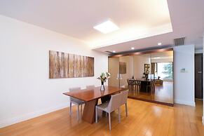 Tyms Luxury 2BR 1BA Apt Xujiahui Shops