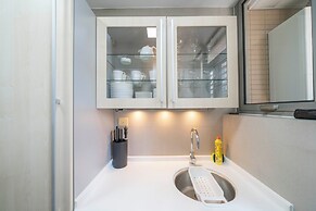 Tyms Luxury 2BR 1BA Apt Xujiahui Shops