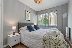 33 Beach Court - Direct Beach Access Sea Views
