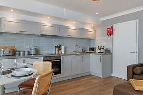 33 Beach Court - Direct Beach Access Sea Views