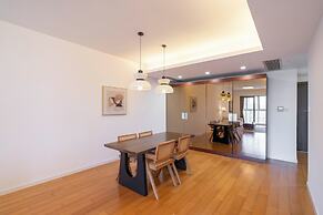 Tyms Elegant 2BR 1BA Apt Walk to Malls