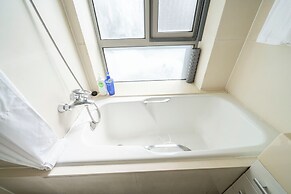 Tyms Cozy 2BR 1BA Apt Near Metro