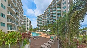 Apartment in the City with Pool and BBQ