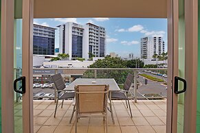 Apartment in the City with Pool and BBQ
