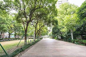 Tyms Modern 1BR 1BA Suite Xujiahui Shops