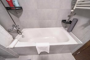 Tyms Modern 1BR 1BA Suite Xujiahui Shops