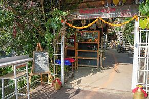 Aashraya Bed and Breakfast