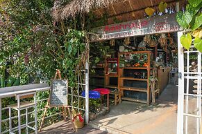 Aashraya Bed and Breakfast