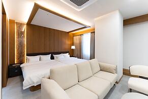 Shilla Legacy Hotel