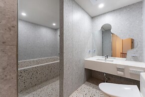 Shilla Legacy Hotel