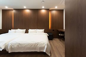 Shilla Legacy Hotel