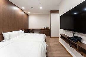 Shilla Legacy Hotel