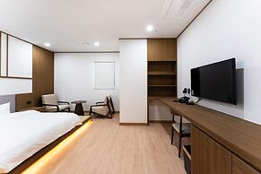 Shilla Legacy Hotel