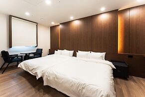 Shilla Legacy Hotel