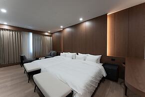 Shilla Legacy Hotel