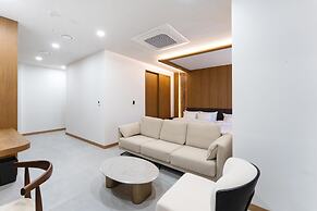 Shilla Legacy Hotel