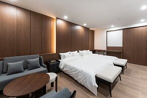 Shilla Legacy Hotel