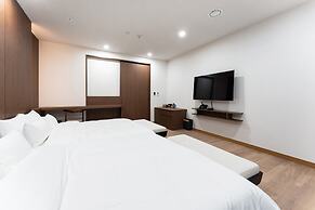 Shilla Legacy Hotel