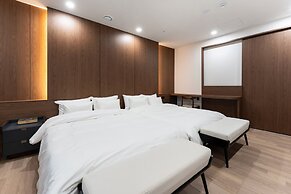 Shilla Legacy Hotel