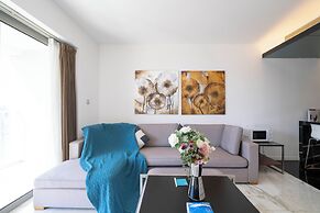 Tyms 2BR 1BA Apt Xujiahui Metro