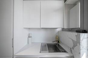 Tyms 2BR 1BA Apt Xujiahui Metro