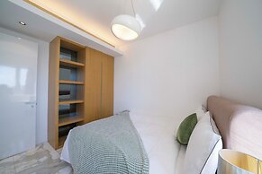Tyms 2BR 1BA Apt Xujiahui Metro