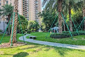 Tyms 2BR 1BA Apt Xujiahui Metro