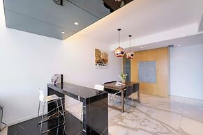 Tyms 2BR 1BA Apt Xujiahui Metro