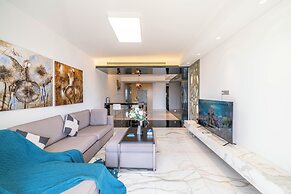 Tyms 2BR 1BA Apt Xujiahui Metro