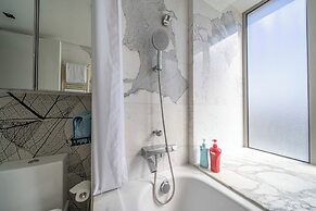 Tyms 2BR 1BA Apt Xujiahui Metro