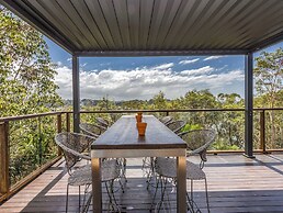 Hillcrest Retreat with River Views