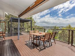 Hillcrest Retreat with River Views