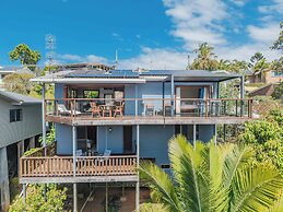 Hillcrest Retreat with River Views
