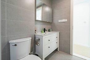 Tyms Bright 2BR 1BA Apt Xuhui Center