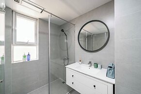 Tyms Bright 2BR 1BA Apt Xuhui Center