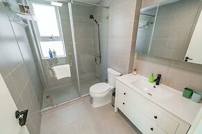 Tyms Bright 2BR 1BA Apt Xuhui Center