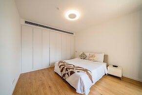 Tyms Spacious 4BR 2BA Apt Xujiahui