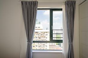 Tyms Spacious 4BR 2BA Apt Xujiahui