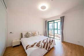 Tyms Spacious 4BR 2BA Apt Xujiahui