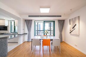 Tyms 4BR 2BA Apt Novel Garden