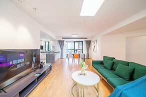 Tyms 4BR 2BA Apt Novel Garden