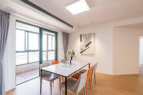 Tyms 4BR 2BA Apt Novel Garden