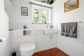 Guys Head Cottage