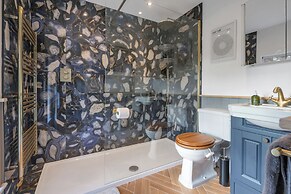 Guys Head Cottage