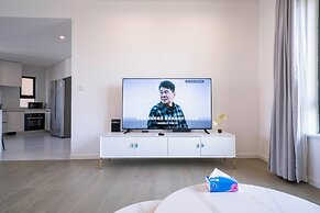 Tyms Elegant 4BR 2BA Apt Xujiahui Malls