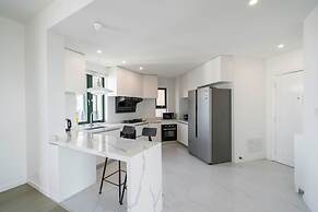 Tyms Elegant 4BR 2BA Apt Xujiahui Malls