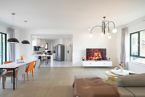 Tyms 3BR 2BA Apt Novel Garden Metro