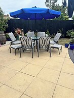Staysolihull, Large Spacious Corner House,