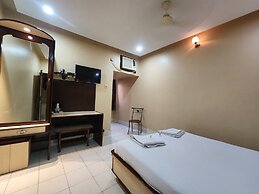 Hotel Pushpak International