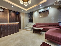 Hotel Pushpak International